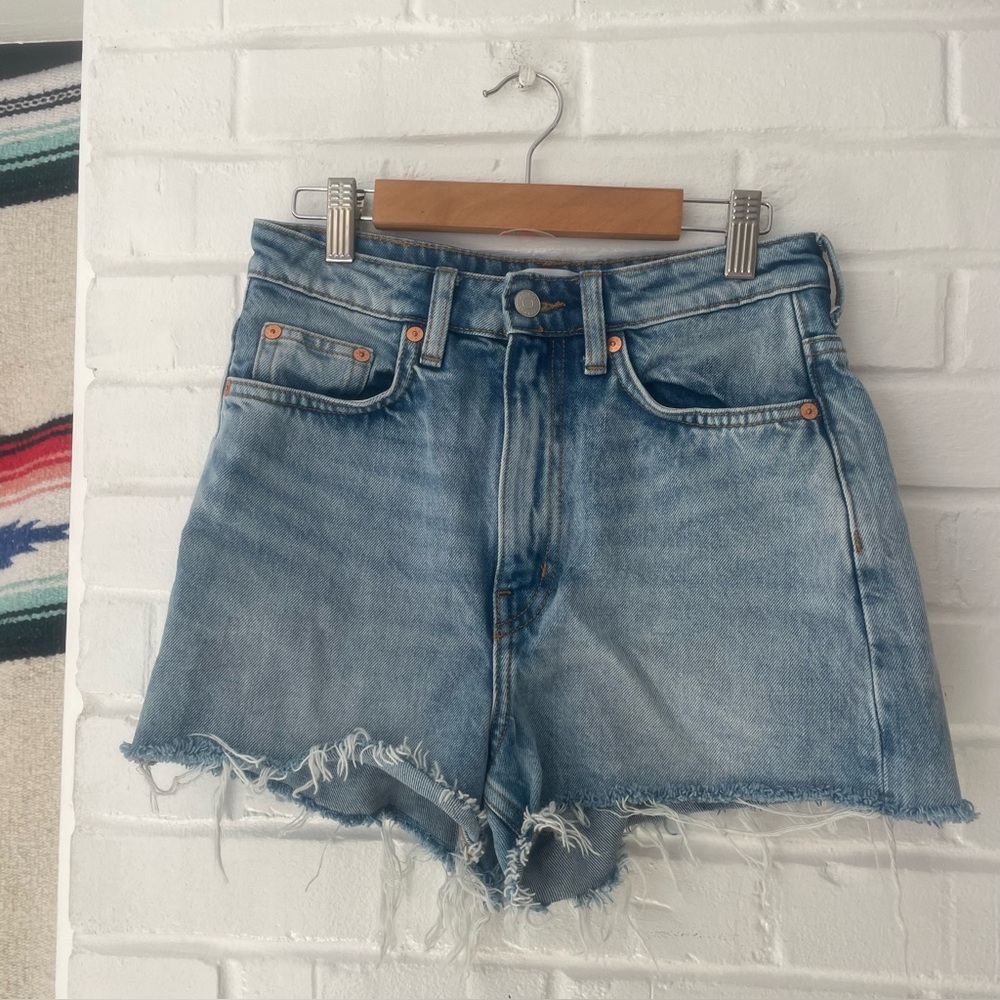 Weekday Blue Denim Festival Shorts Women’s Size 27 Distressed Fall Boho Cottage